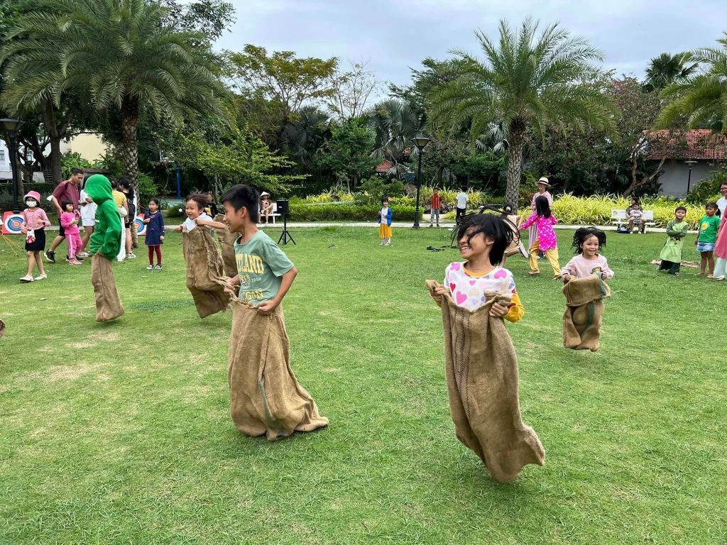 Hoat dong truong mam non Hoa Xuyen Chi